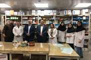 بازدید نوروزی رئیس بیمارستان مرکز طبی کودکان  به همراه سرپرست مجموعه داروخانه‌های 13 آبان از داروخانه‌ مرکز طبی کودکان