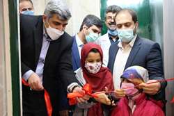 روبان افتتاح درمانگاه پیوند بیمارستان مرکز طبی کودکان با دستان کوچک کودکان این بخش قیچی شد.