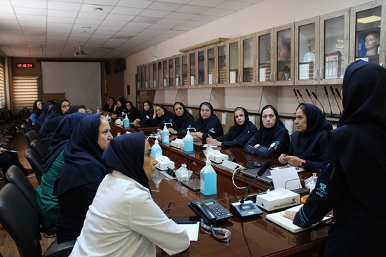 هم‌اندیشی مدیر پرستاری با سوپروایزران و سرپرستاران برای مدیریت بحران و حمایت از کارکنان 