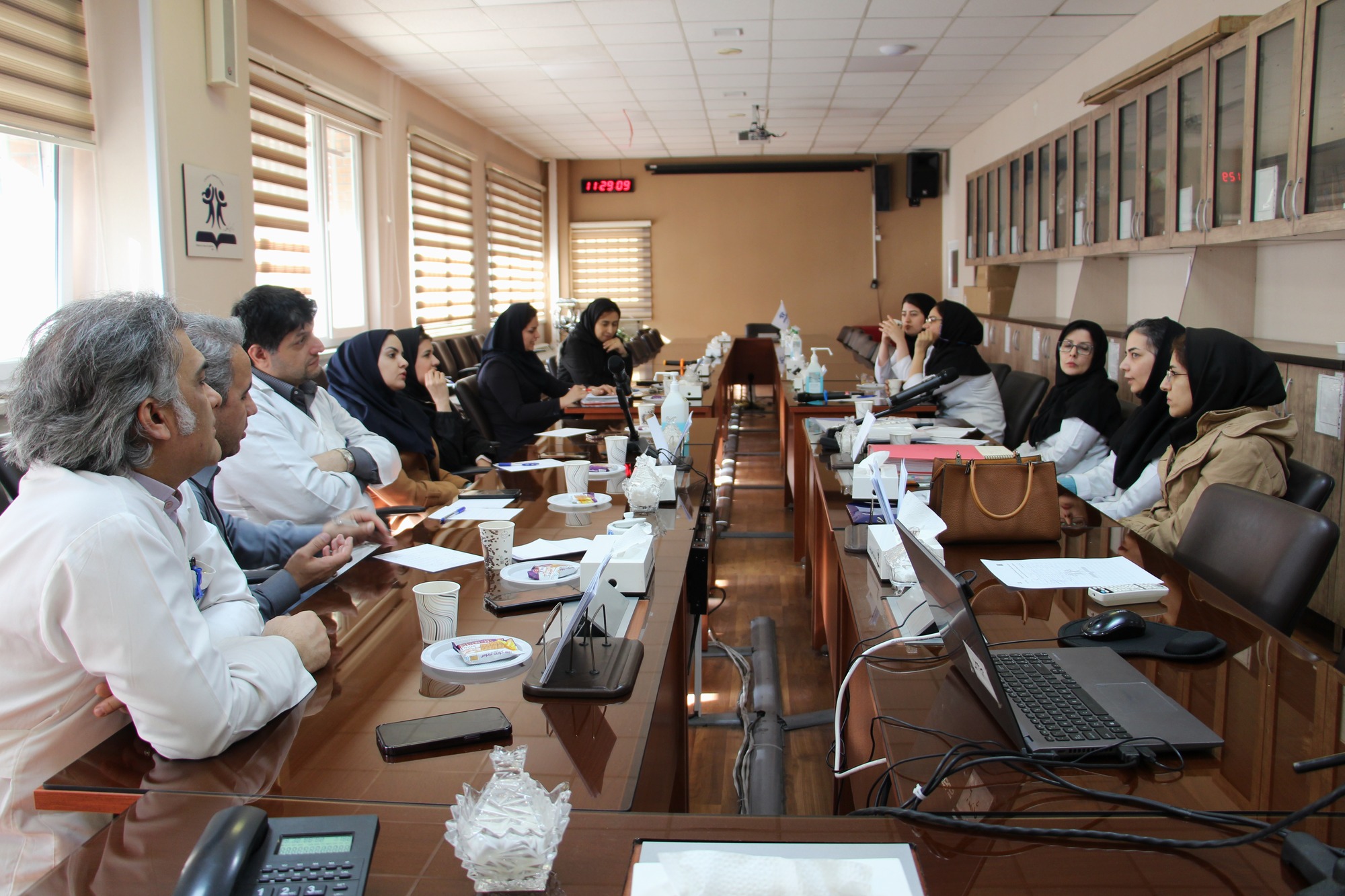 نشست معاون آموزشی بیمارستان با مسئولان آموزشی بخش ICU